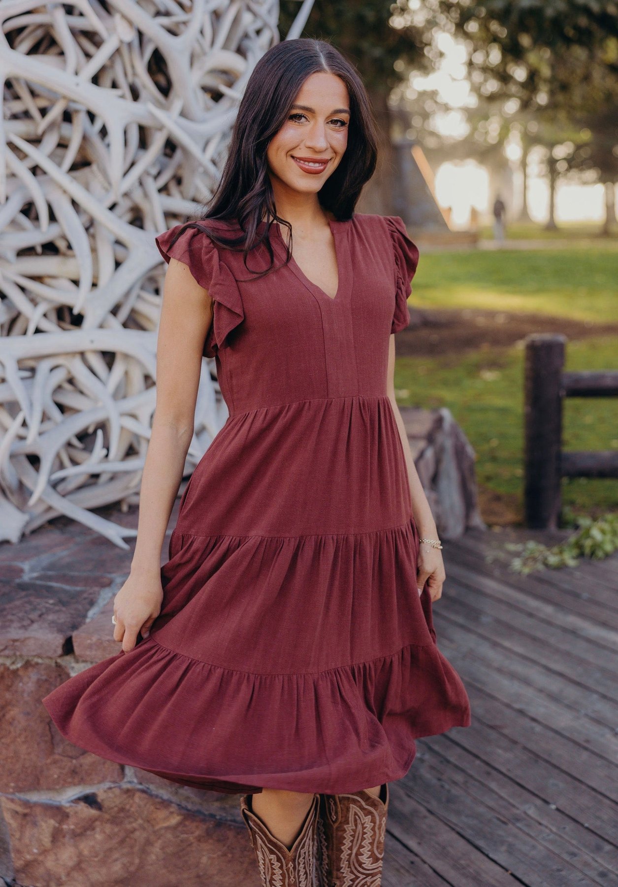 Tara Tiered Midi Dress in Burgundy, thumbnail 3