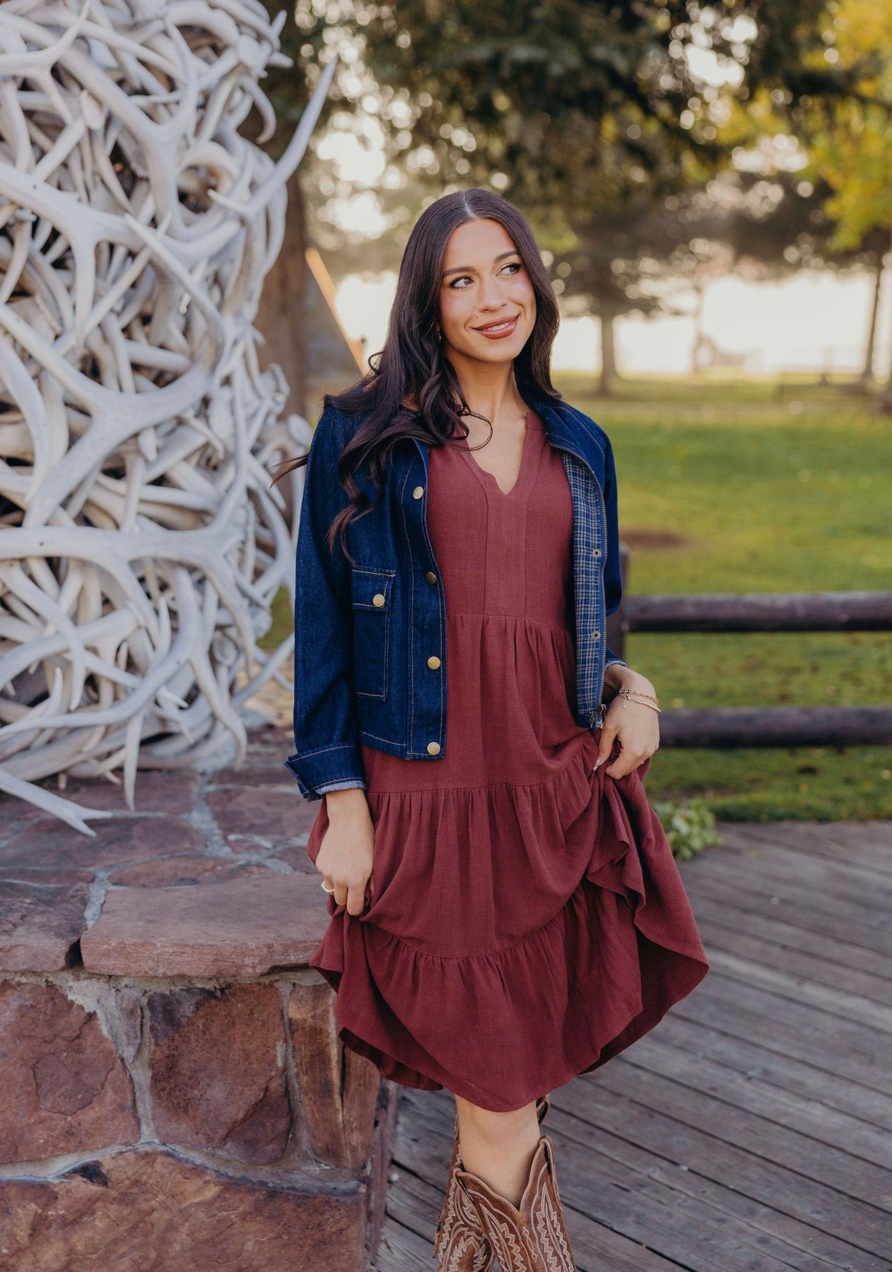 Tara Tiered Midi Dress in Burgundy, thumbnail 6